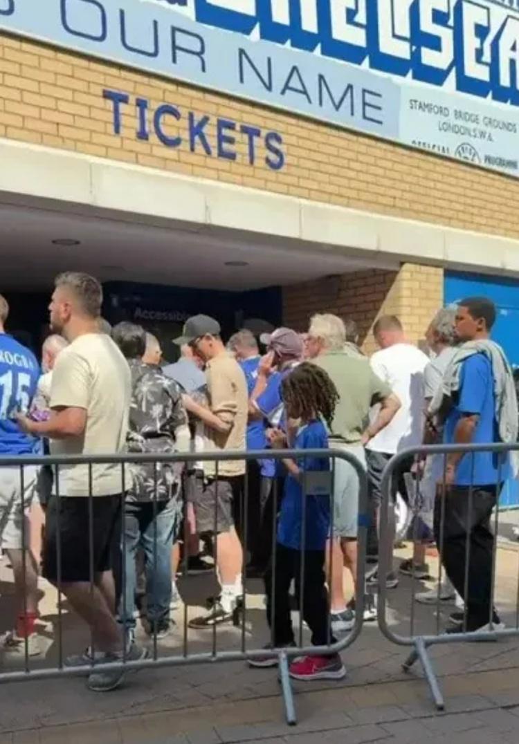 横幅, 布扎格洛在, 然而