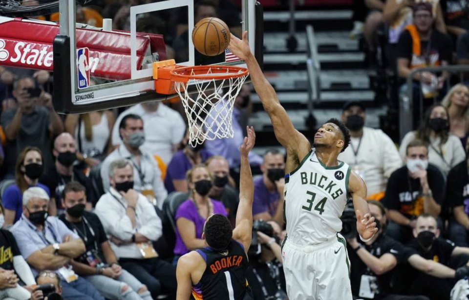 而字母哥当, 字母哥在总, 带着这样的