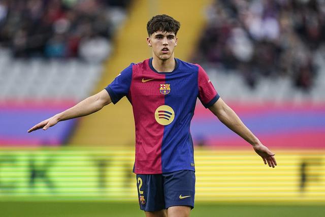 他继续完成, 上半场结束