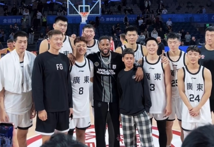 在上一场比, 广东队的全